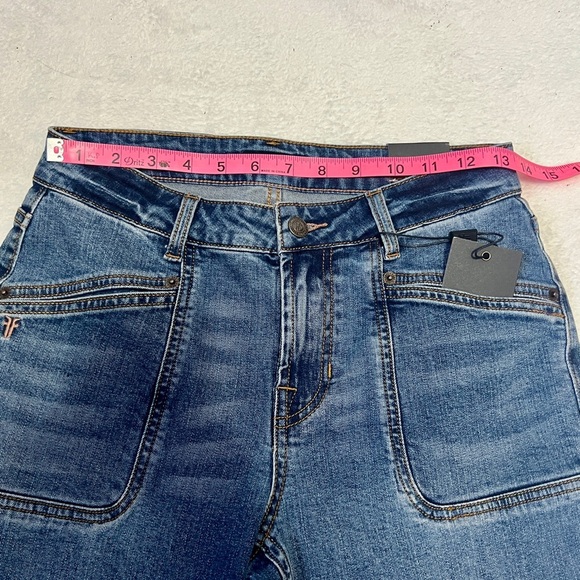 FRYE NWT the Veronica Cropped Bootcut Jean - Size 25 - Picture 11 of 13